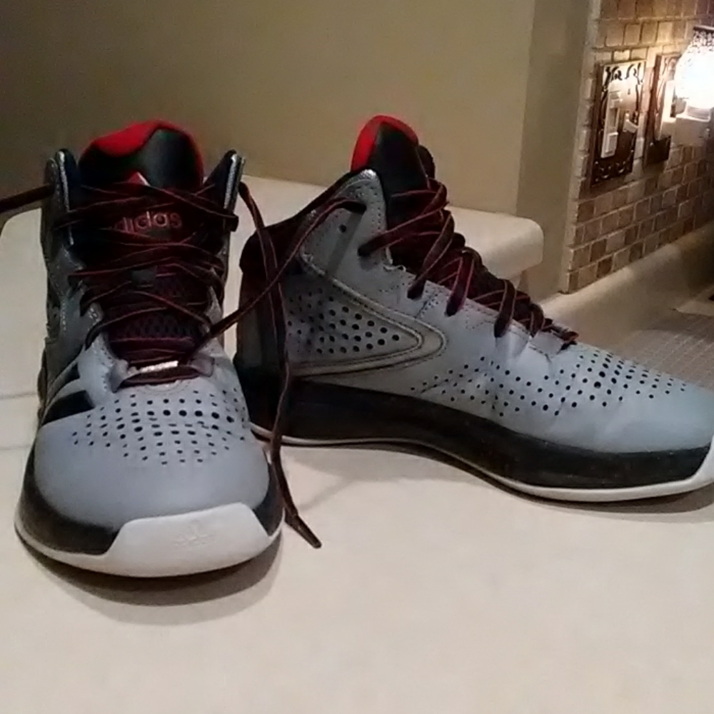 Adidas Tennis shoes